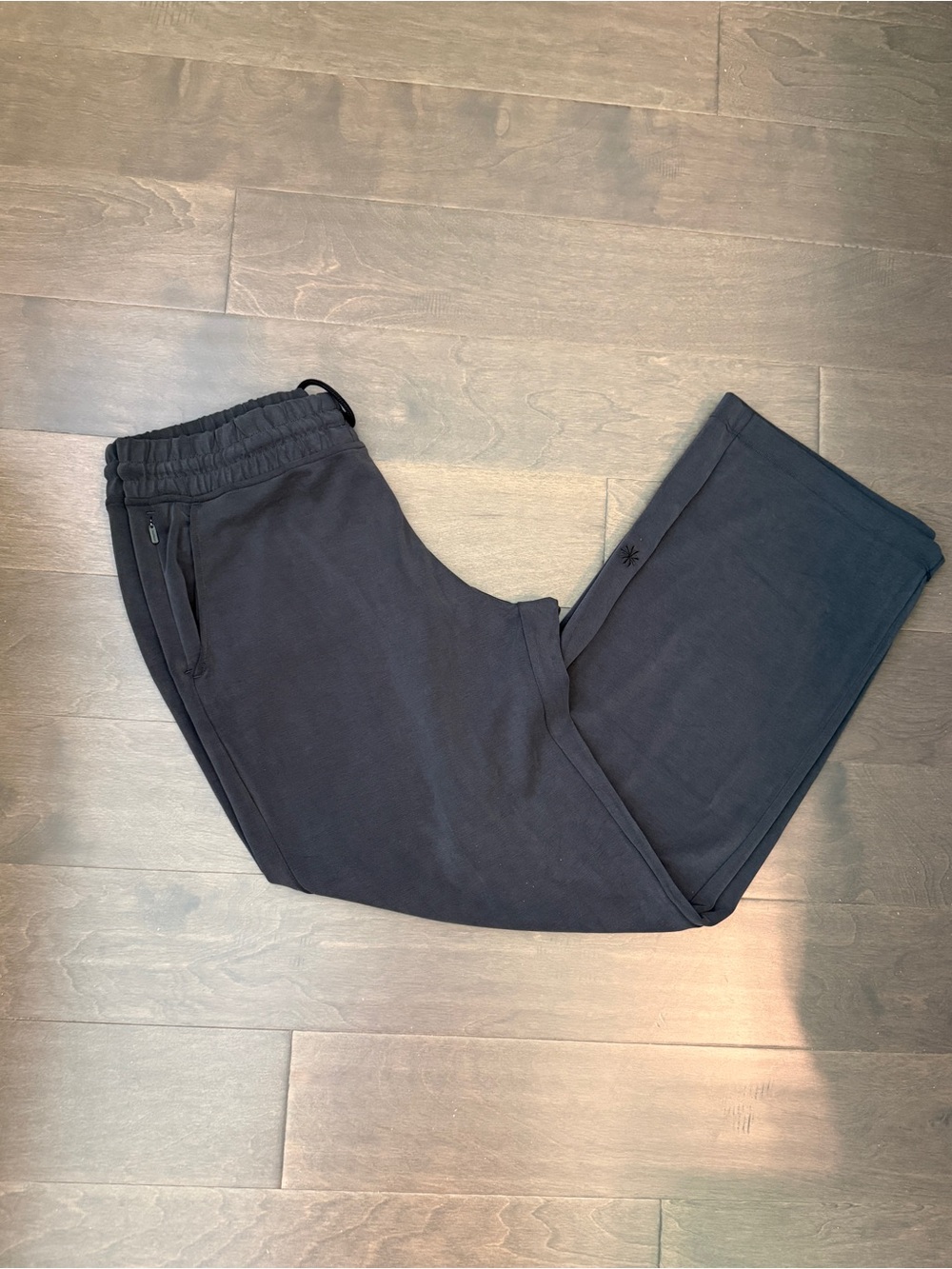 NWOT Athleta Seasoft Black Mid Rise Straight Pants Large